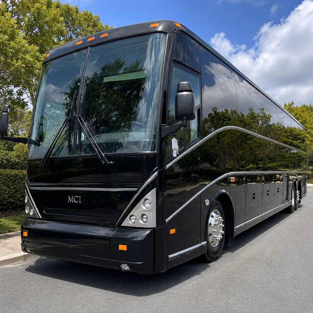 airport transfer shuttles between arvada and denver international airport